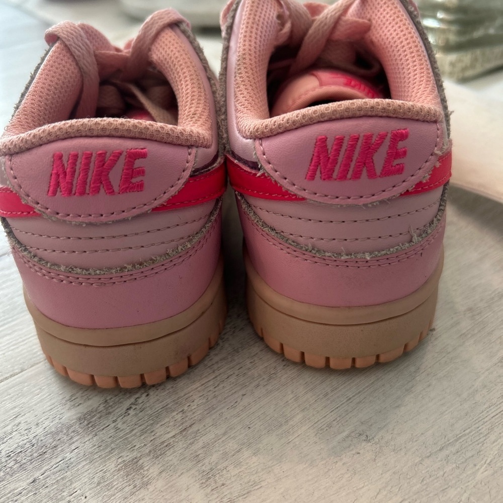 Nike Girls Dunk Low Triple Pink Sneakers - Picture 4 of 5